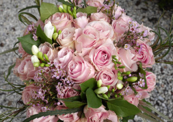 fleuriste-perigueux-bouquet-rose-larrosoir-3